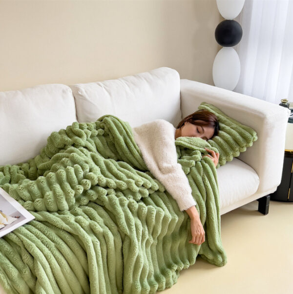 Soft Wind Bubble Velvet Blanket Warm - Image 9