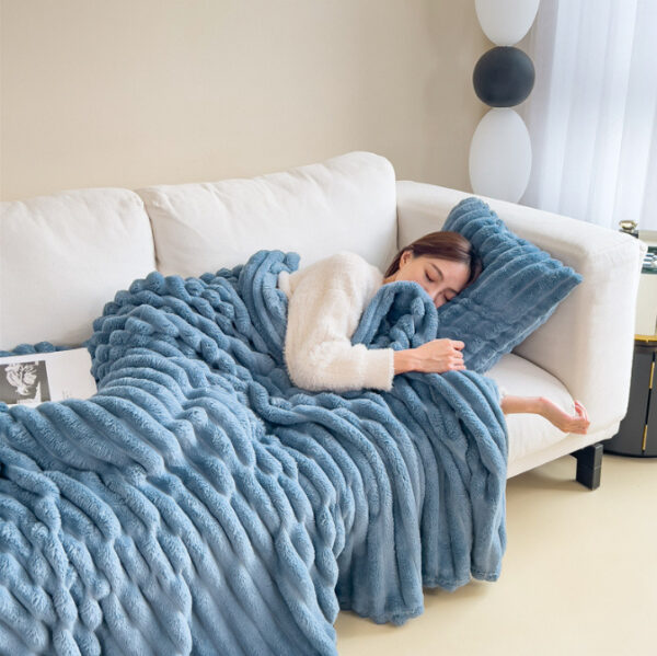 Soft Wind Bubble Velvet Blanket Warm - Image 10